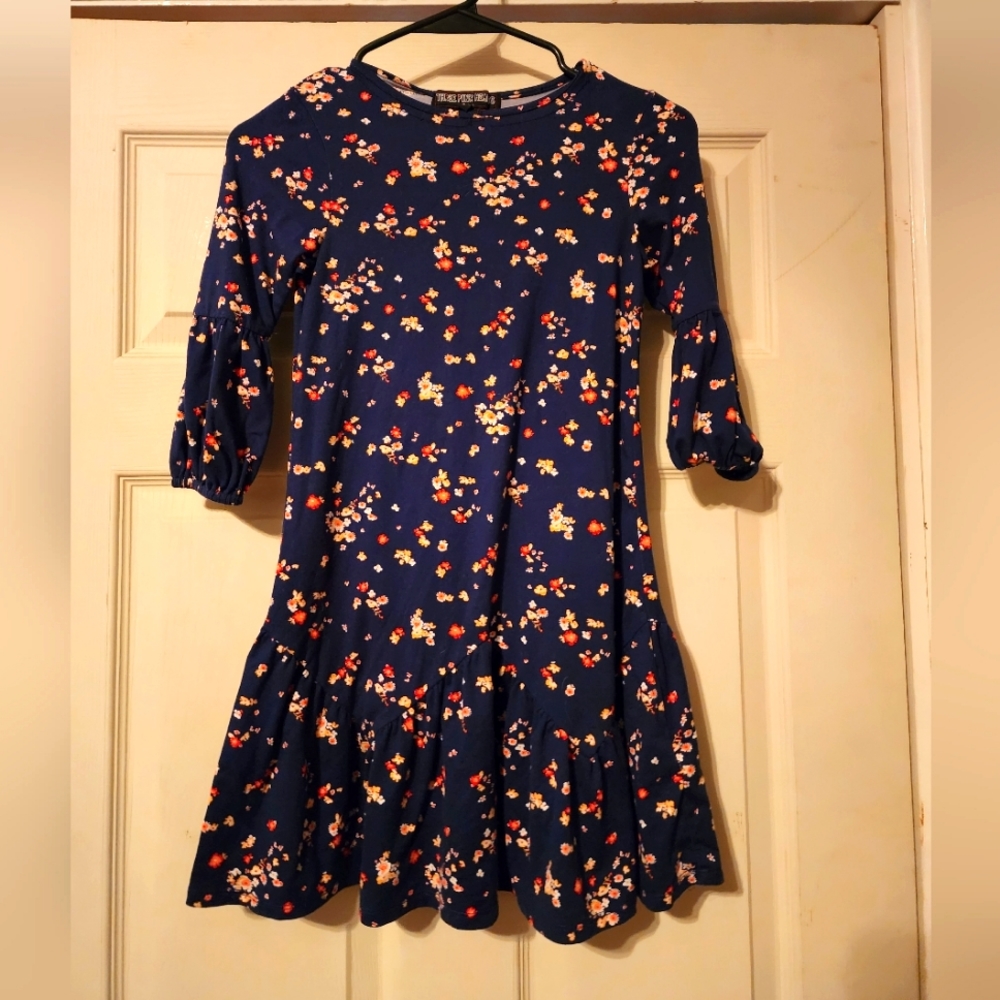 Girls size S flor dress